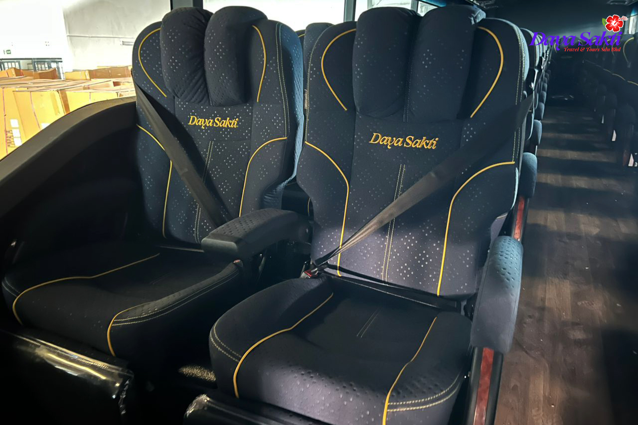 31-Seater-Super-Luxury-Coach--Interior-2-