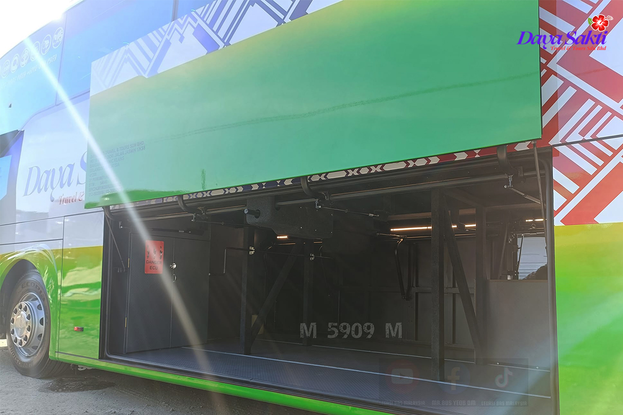 31-Seater-Super-Luxury-Coach--Luggage