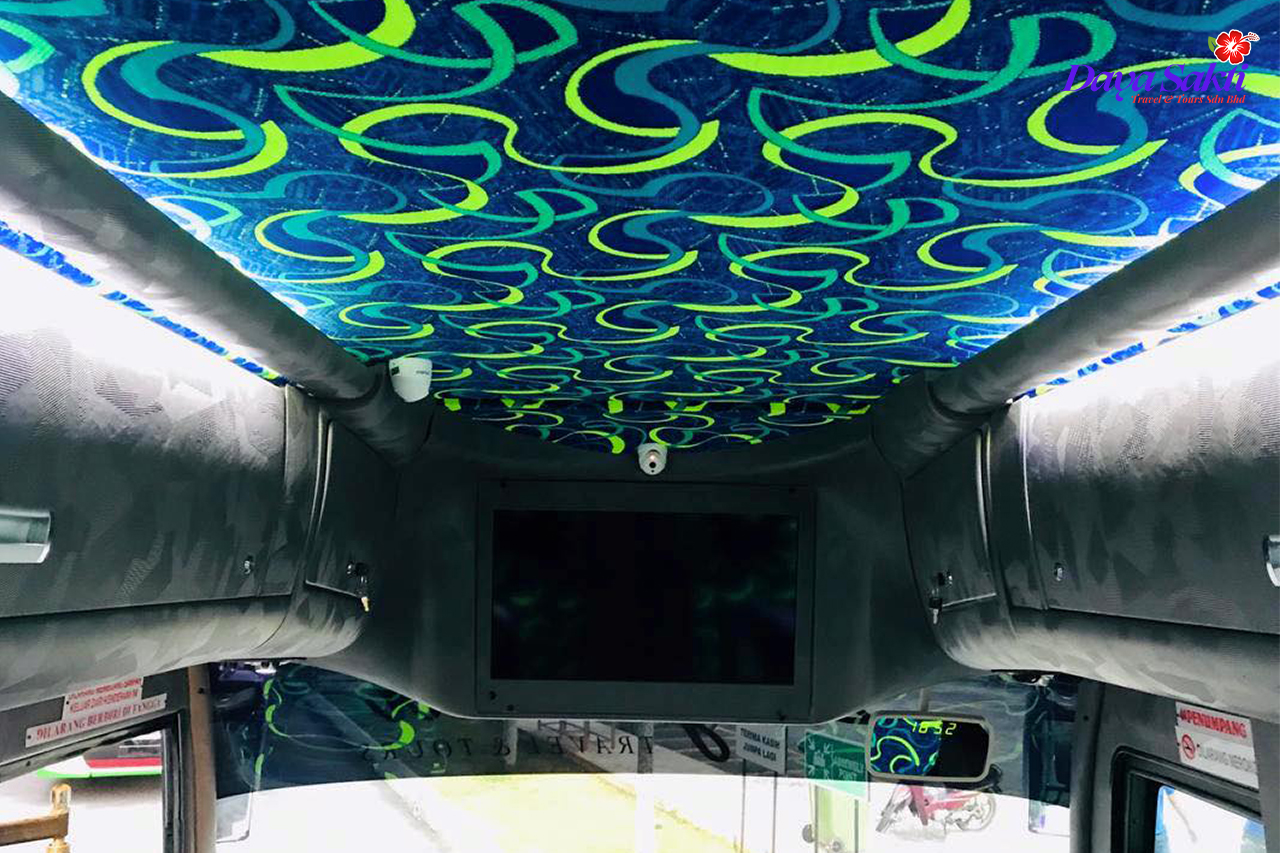 44-Seater-Premium-Coach-4