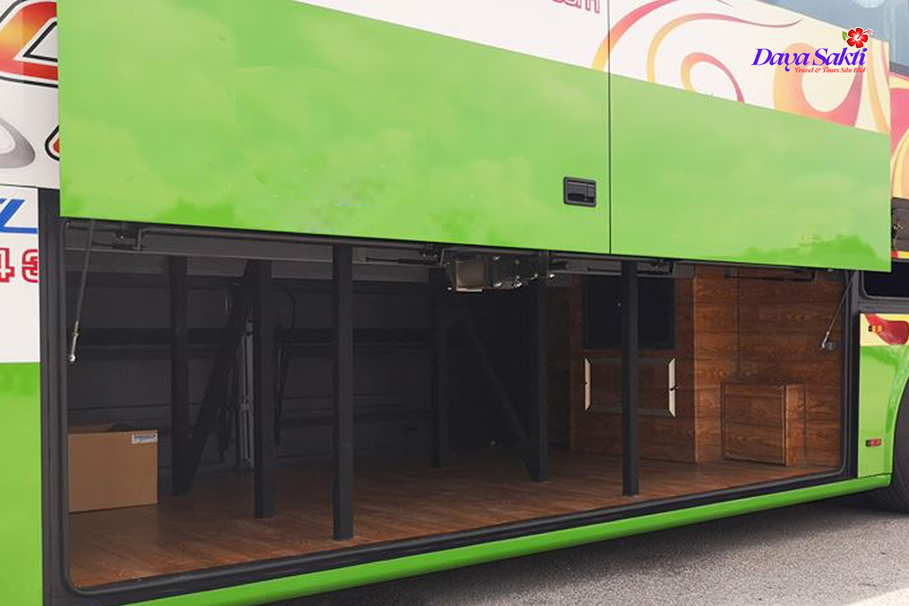44-Seater-Premium-Coach-4