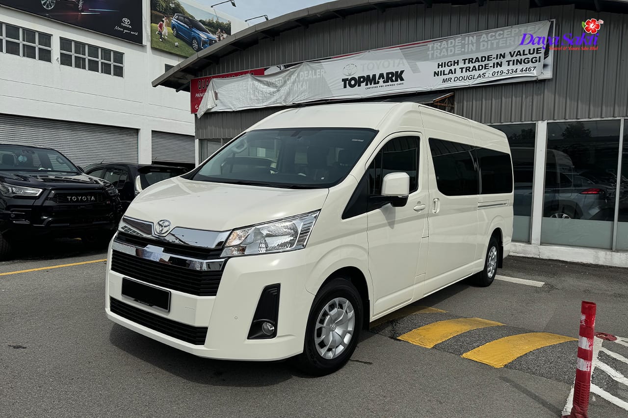7-Seater-Super-Luxury-Van-02